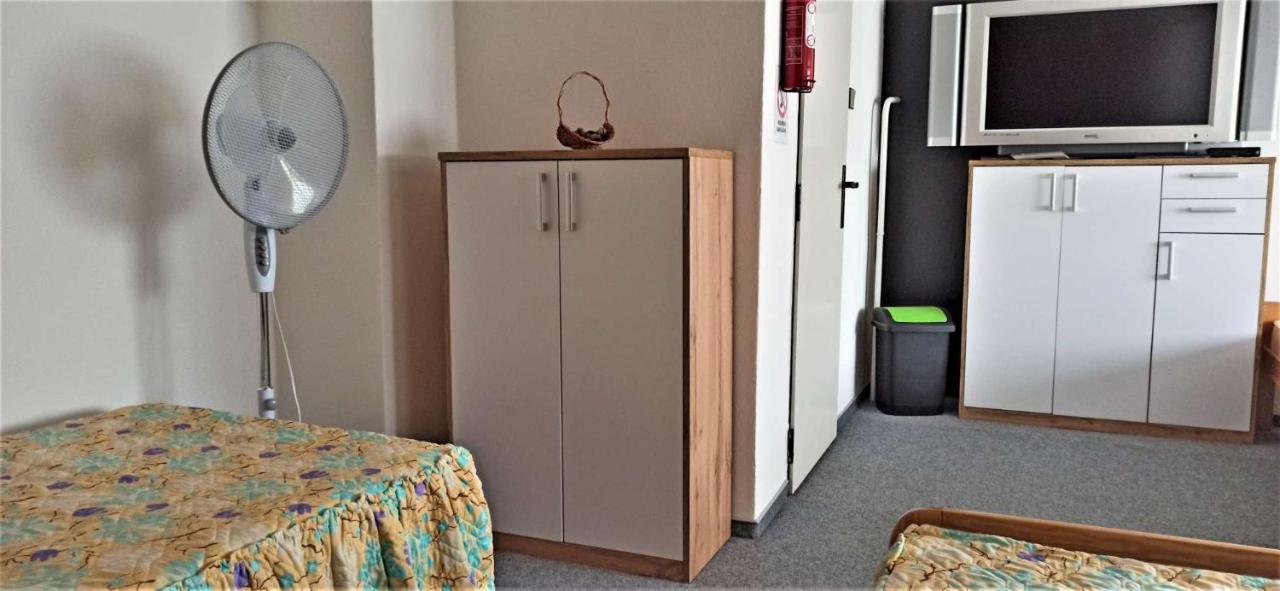 Apartman Milena Jicin Ngoại thất bức ảnh